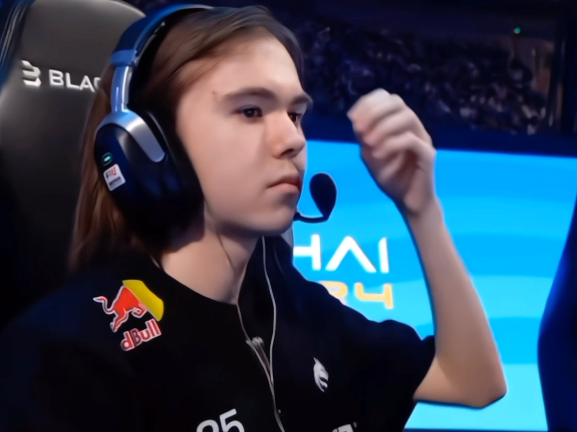 攻压制对手 攻压制对手