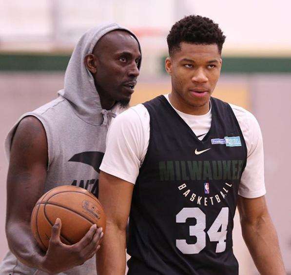 被罚下一人 被罚下一人